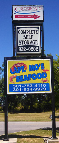Captain MOs steamed crabs sign
